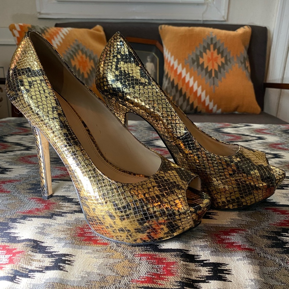 Enzo Angiolini stilettos gold and black snakeskin